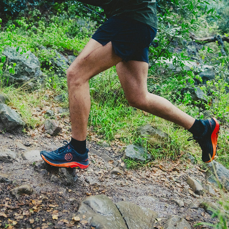 Topo Athletic ULTRAVENTURE 4 - Black/Red - MENS トポアスレチック ウルトラベンチャー4 メンズ トレイルシューズ