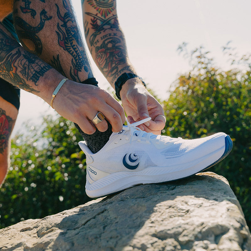 Topo Athletic FLI-LYTE 6 - White/Navy - MENS トポアスレチック フライライト6 メンズ ランニングシューズ