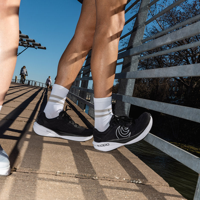 Topo Athletic PHANTOM 4 - Black/White - MENS トポアスレチック ファントム4 メンズ ランニングシューズ