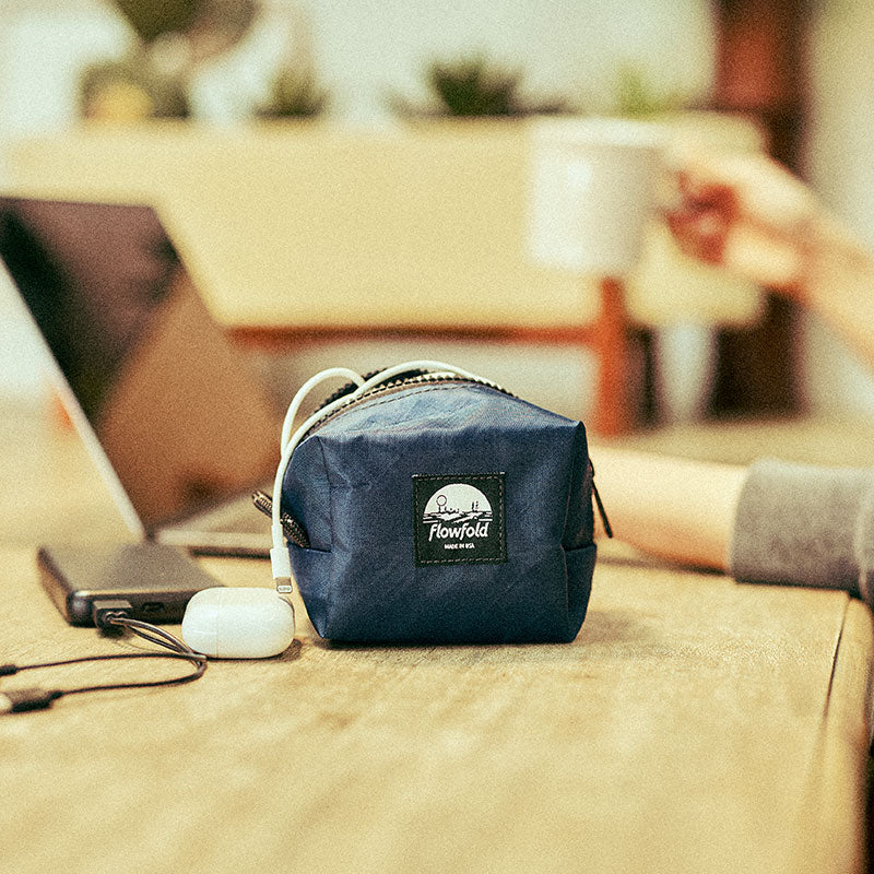 Flowfold Aviator - Travel Kit & Toiletry Bag - Small フローフォールド アビエータートラベルキット トイレタリーバッグ スモール