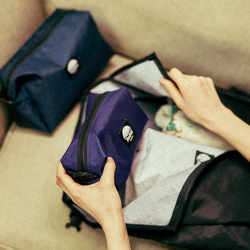 Flowfold Aviator - Travel Kit & Toiletry Bag - Medium フローフォールド アビエータートラベルキット トイレタリーバッグ ミディアム