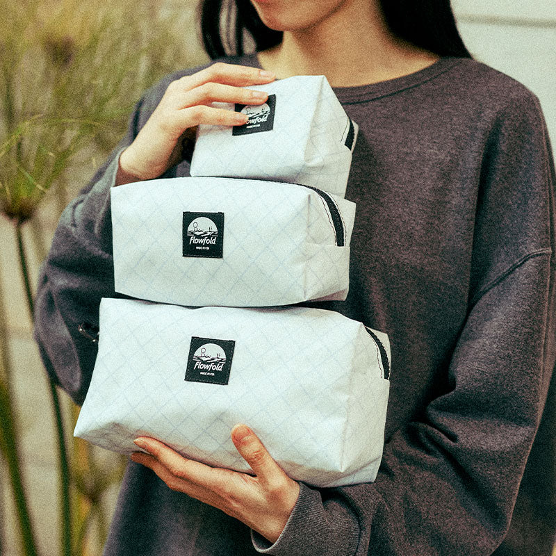 Flowfold Aviator - Travel Kit & Toiletry Bag - Medium フローフォールド アビエータートラベルキット トイレタリーバッグ ミディアム