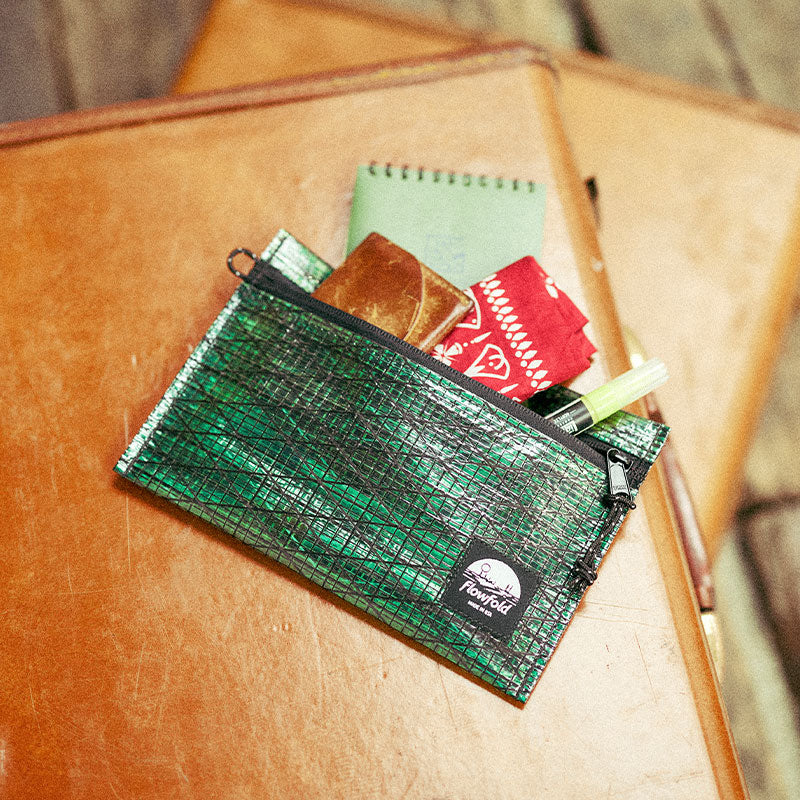 Flowfold Recycled Sailcloth Voyager - Zipper Pouch - Medium フローフォールド リサイクルセイルクロス　ボイジャーポーチ ミディアム