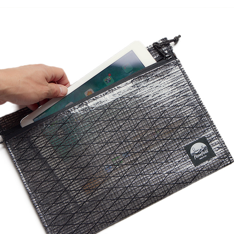 Flowfold Recycled Sailcloth Voyager - Zipper Pouch - Large フローフォールド リサイクルセイルクロス　ボイジャーポーチ ラージ