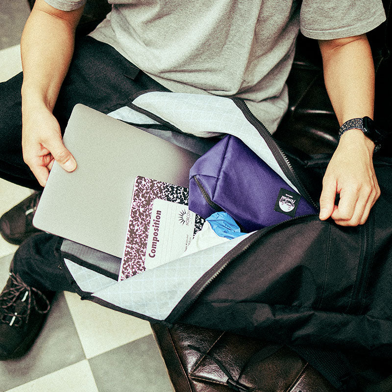 Flowfold Commuter - Center Zip Backpack フローフォールド コミューターセンタージップ バックパック