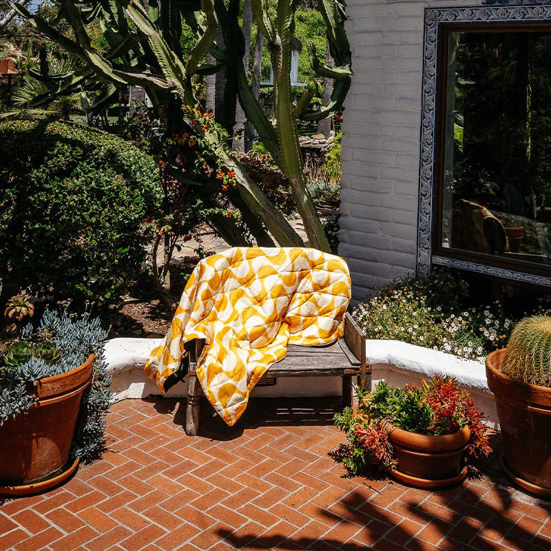 COPACABANA MANGO PUFFER BLANKET