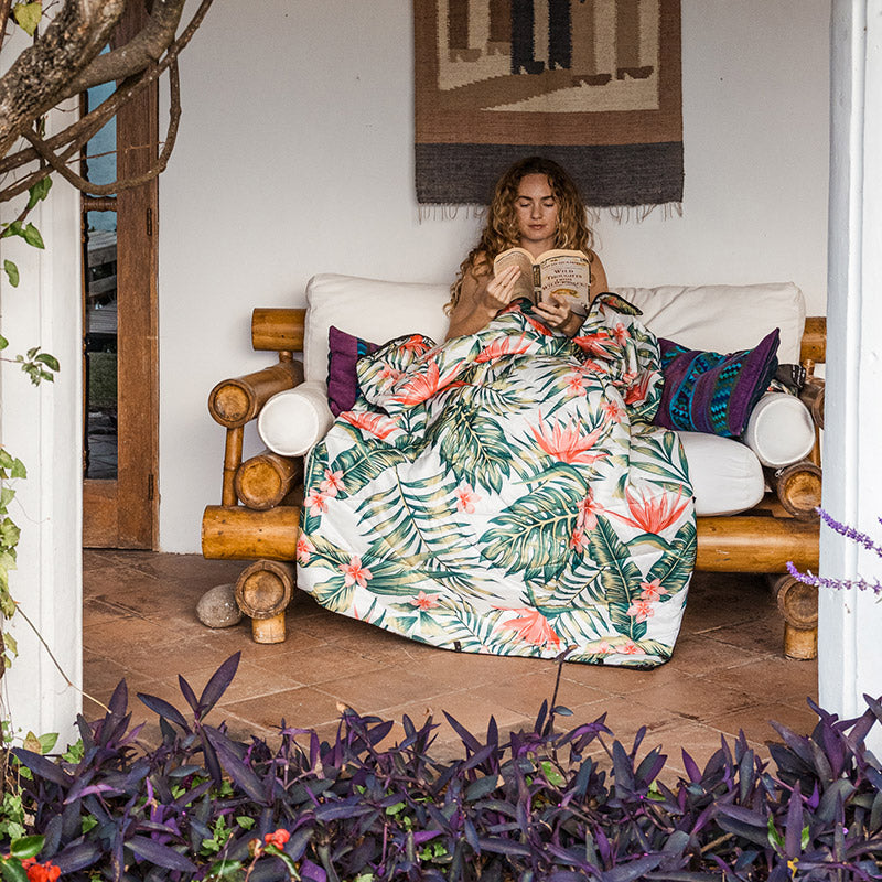 PALMS PINK PUFFER BLANKET