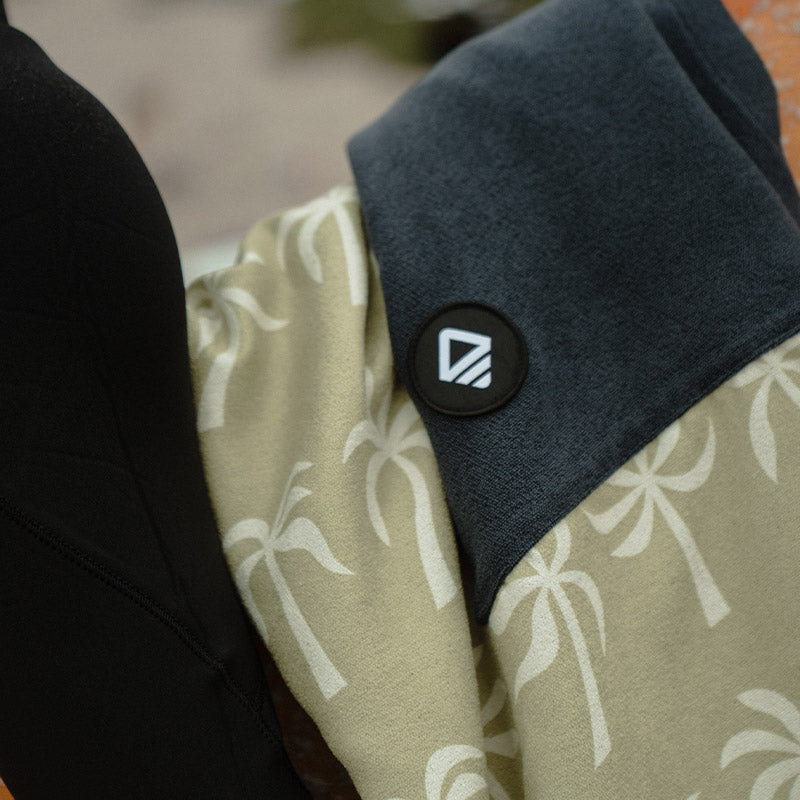 BREEZY PALMS OLIVE CHANGING PONCHO