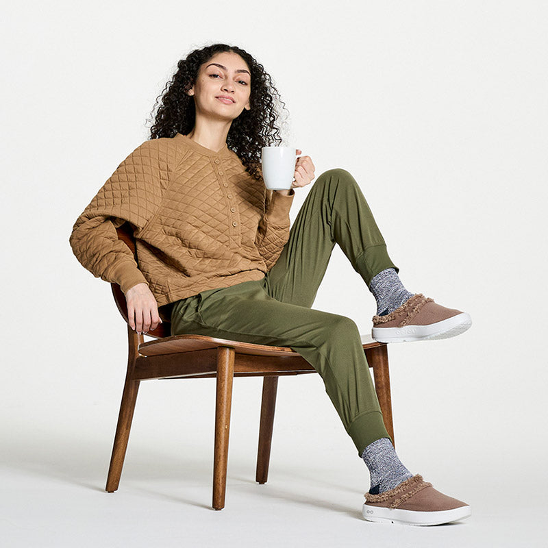 OOFOS WOMENS OOcoozie Mule - White/Chocolate ウーフォス ウィメンズ ウークージー ミュール ホワイトチョコレート リカバリーサンダル