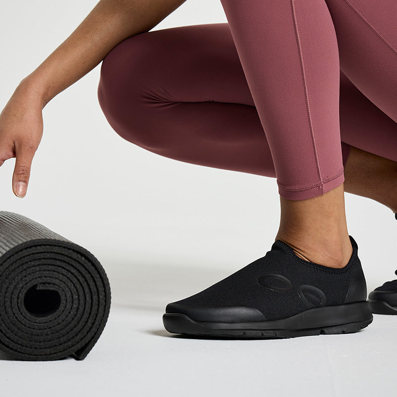 OOFOS WOMENS OOmg Sport - Black/Black ウーフォス ウィメンズ ウーエムジー スポーツ ブラック リカバリーシューズ