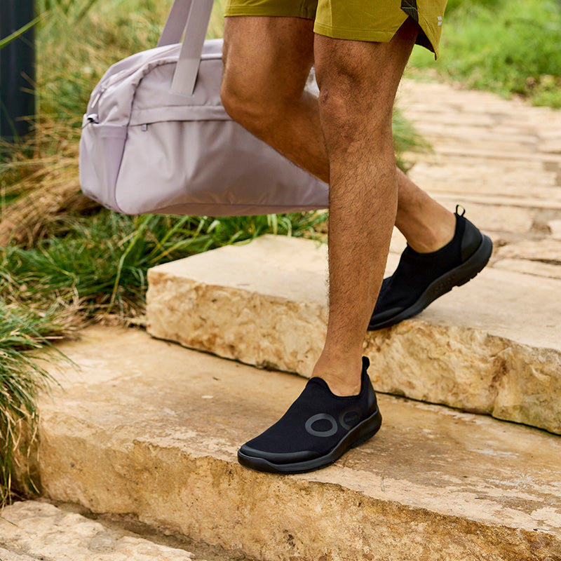 OOFOS MENS OOmg Sport - Black/Black ウーフォス メンズ ウーエムジー スポーツ ブラック リカバリーシューズ