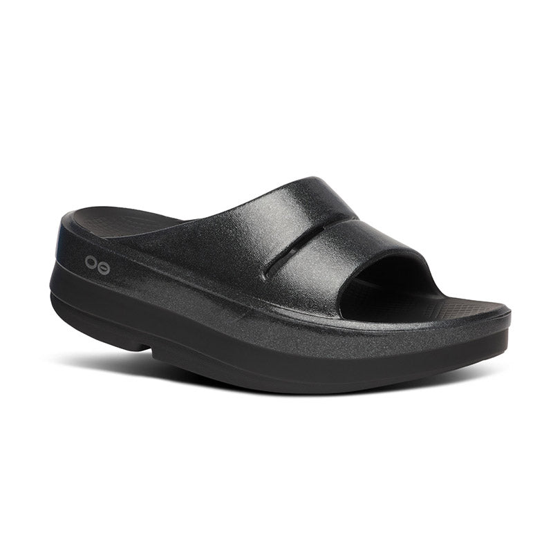 OOFOS OOmega OOahh Luxe - Black Sparkle ウーフォス ウーメガ ウーアー ルクス ブラックスパークル リカバリーサンダル