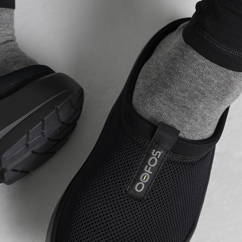 OOFOS MENS OOcoozie Sport Mule -  Black/Black ウーフォス ウークージー スポーツ ミュール ブラック リカバリーサンダル
