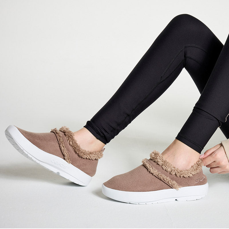 WOMENS OOcOOzie Low - White/Chocolate