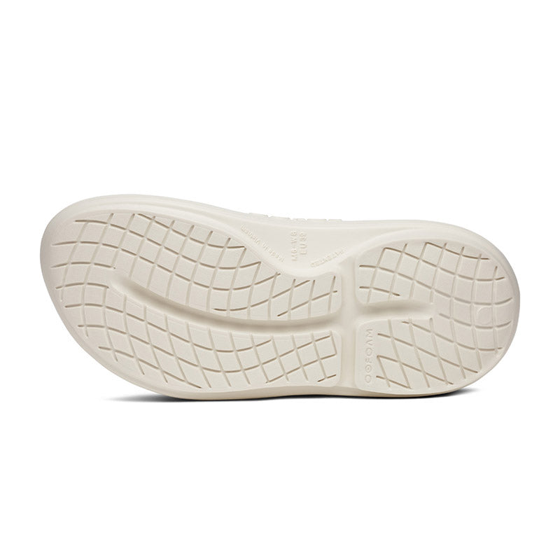 OOFOS OOyea - Chalk ウーフォス ウーヤー チョーク リカバリーサンダル