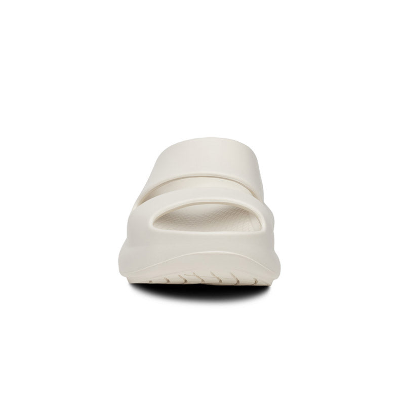 OOFOS OOyea - Chalk ウーフォス ウーヤー チョーク リカバリーサンダル