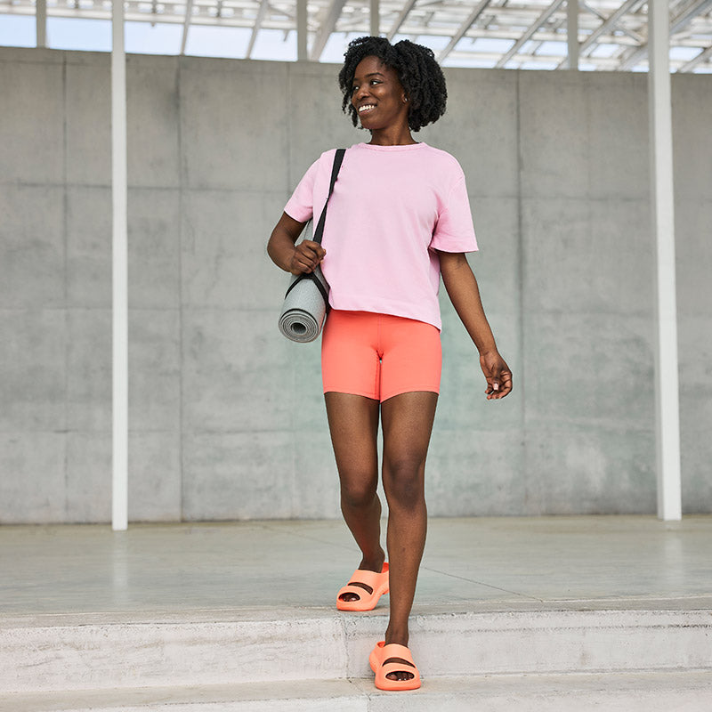 OOFOS OOyea - Sunburst ウーフォス ウーヤー サンバースト リカバリーサンダル