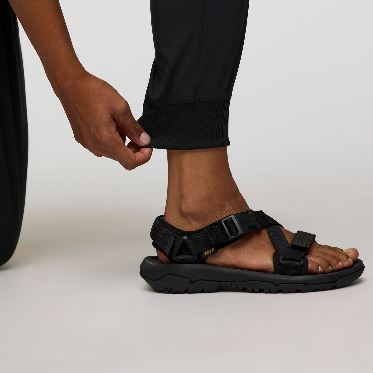 Cambio Jogger - WOMENS　コトパクシ カンビオ ジョガー レディース