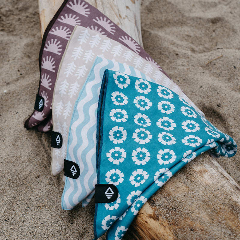 FRESH FLOWERS TEAL OCEAN MINI TOWEL