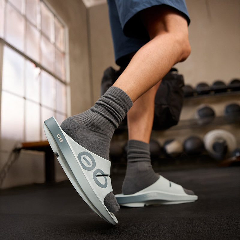 OOFOS OOahh Sport - Storm Fade ウーフォス ウーアー スポーツ ストームフェード リカバリーサンダル