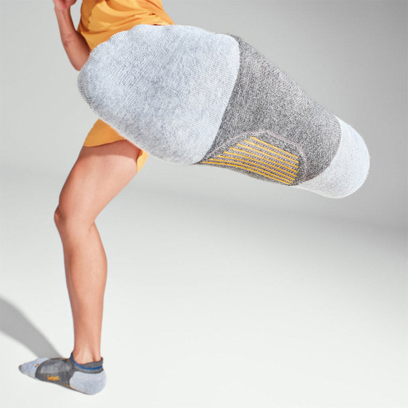 Feetures ELITE MAX CUSHION NO SHOW TAB - Iron Seal フィーチャーズ アンクル丈 ランニングソックス イロンシール
