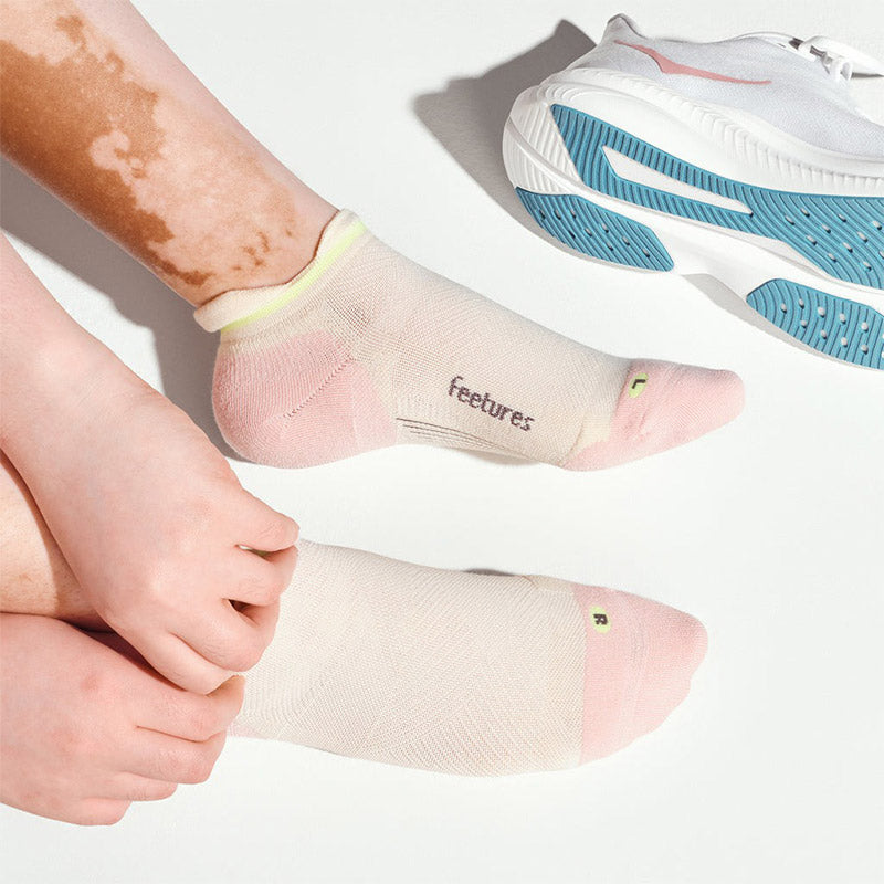 Feetures ELITE MAX CUSHION NO SHOW TAB - Sandy Melon フィーチャーズ アンクル丈 ランニングソックス サンディメロン