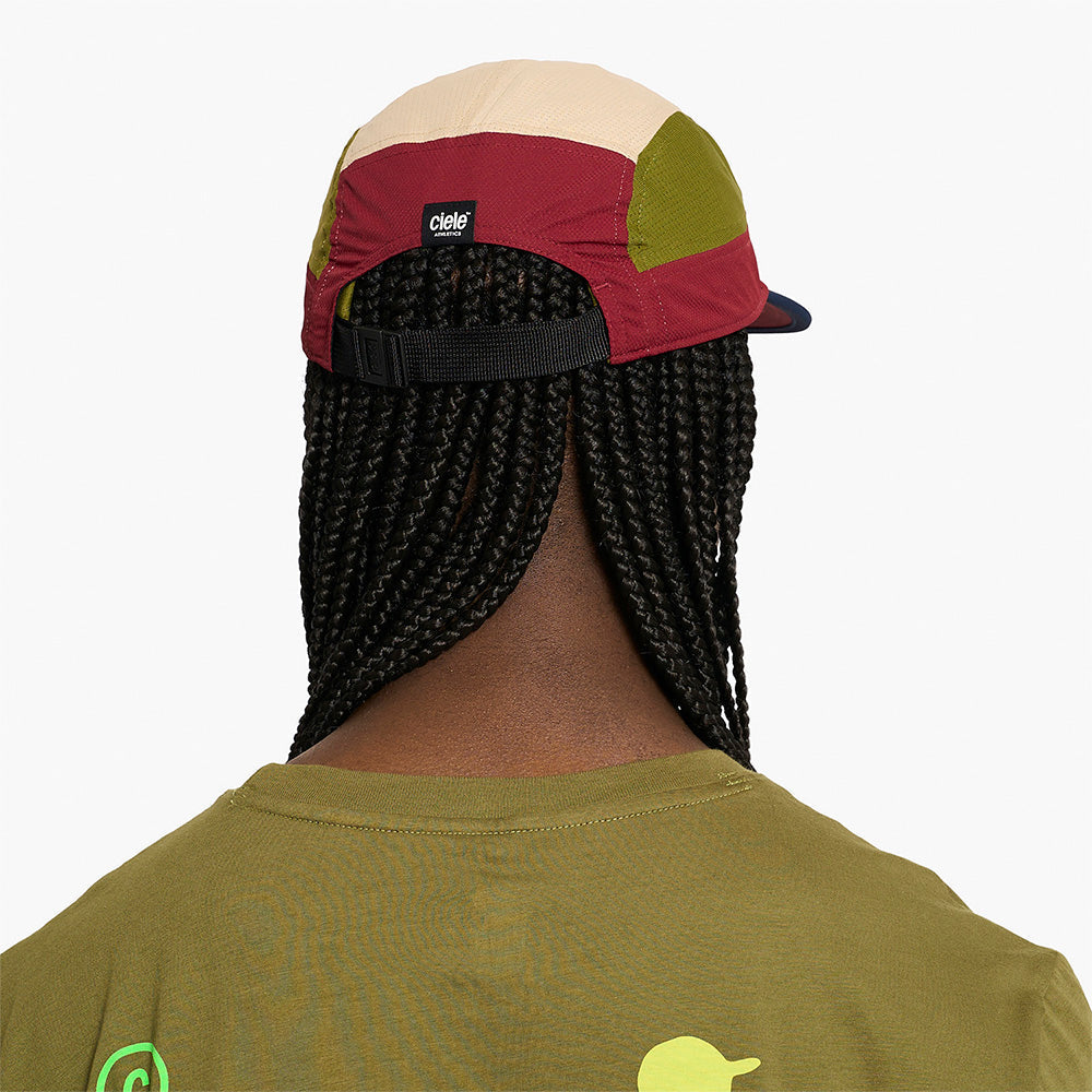 Ciele Athletics GOCap - Field - Iconic Bar - Crimson Red/Terrain  シエルアスレチックス ゴーキャップ フィールドアイコニックバー クリムゾンレッドテレイン