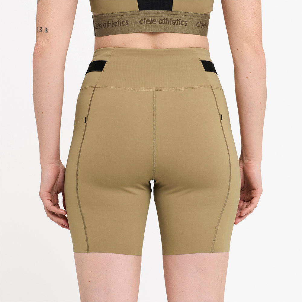 Ciele Athletics W FSTTight Short 7" - Canvas - WOMENS   シエルアスレチックス ダブリュー エフエスティタイツ ショート 7 キャンバス ウィメンズ 