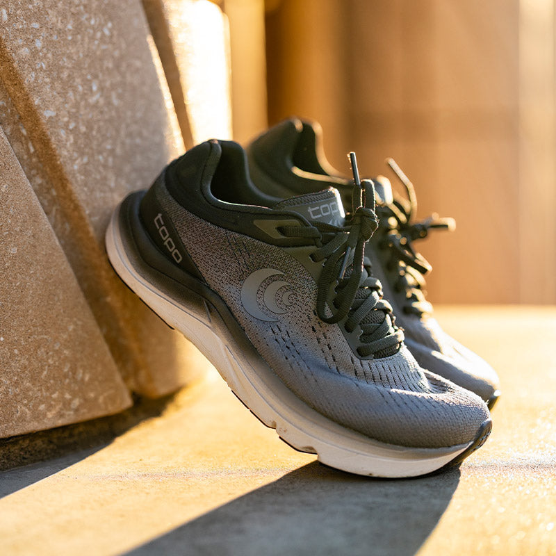 Topo Athletic MAGNIFLY 5 - Charcoal/Black - WOMENS トポアスレチック マグニフライ5 ウィメンズ ランニングシューズ