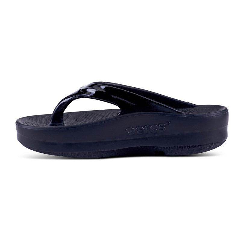 OOFOS OOmega - Black ウーフォス ウーメガ ブラック リカバリーサンダル