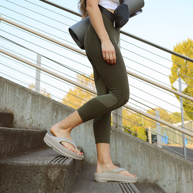 OOFOS OOmega - Nomad ウーフォス ウーメガ ノマド リカバリーサンダル