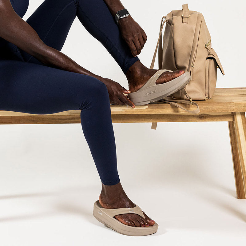 OOFOS OOmega - Nomad ウーフォス ウーメガ ノマド リカバリーサンダル