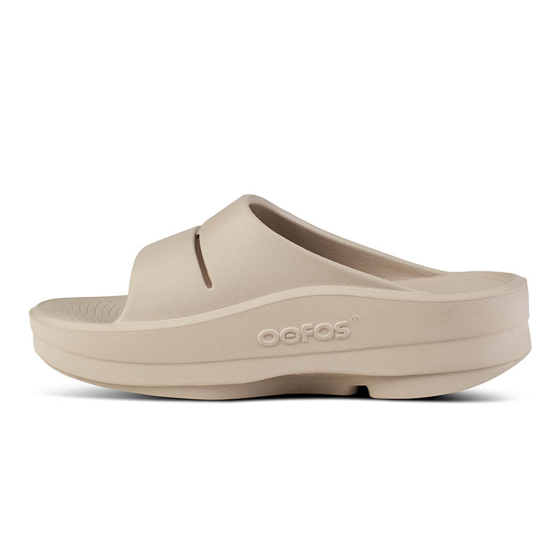 OOFOS OOmega OOahh - Nomad ウーフォス ウーメガ ウーアー ノマド リカバリーサンダル