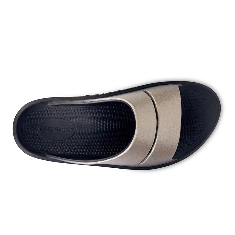 OOFOS OOmega OOahh Luxe - Latte ウーフォス ウーメガ ウーアー ルクス ラテ リカバリーサンダル