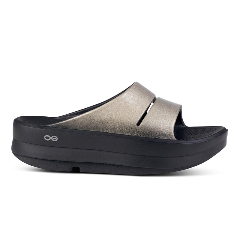 OOFOS OOmega OOahh Luxe - Latte ウーフォス ウーメガ ウーアー ルクス ラテ リカバリーサンダル