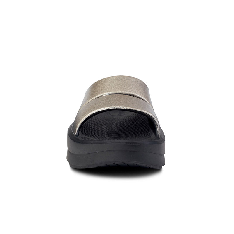 OOFOS OOmega OOahh Luxe - Latte ウーフォス ウーメガ ウーアー ルクス ラテ リカバリーサンダル